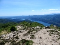 Ottimo punto panoramico su Lago d'Orta nel corso della discesa