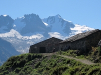 Il Gran Paradiso (4.061) e la Becca di Montandayné (3.838) dall'Alpe Djouan