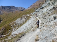 Lo spettacolare traverso che collega l'Alpe Chauplanaz con i Laghi Djouan