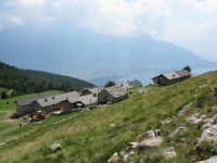 Alpe di mezzo con Alto Lario sullo sfondo