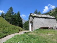 Salita per l'Alpe Veglia, cappella del Groppallo