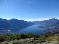 Panorama sull'Alto Lago Maggiore dal privilegiato punto di osservazione dei Monti di Motti