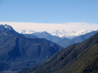 Monti di Motti - Monte Rosa (sx) e Massiccio del Mischabel (dx)