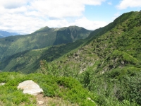 Via del Ferro, panorama su alta Valle Morobbia con Cima delle Cicogne e Corno del Gesero sullo sfondo