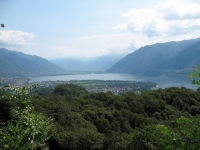 Locarno e Ascona con Piano di Magadino sullo sfondo
