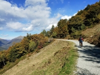 Da Bocchetto Sessera in direzione dell'Alpe Moncerchio