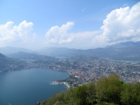 Panoramica su Lugano dalla terrazza del Monte Brè