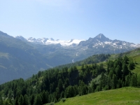 Les Suches, panorama sulla Testa del Rutor (mt 3.486), sul perenne ghiacciaio e sulle famose cascate del Rutor