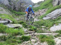 Il sentiero che scende dall'Alpe Forna all'Alpe Campo di Torba