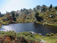 Un laghetto alpino in prossimità del Passo che precede il Lai da Vons
