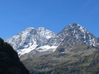 Furggupass, panorama su Lagginhorn (sx) e Fletschhorn (dx)