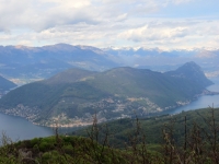 Sulla vetta del Monte Pravello, panorama sul Monte Arbostora e San Salvatore (Lugano)