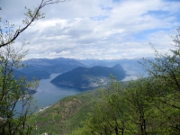 Sulla vetta del Monte Orsa, panorama sul Lago Ceresio