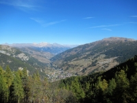 Panorama sulla Val di Susa  con Cesana Torinese in primo piano
