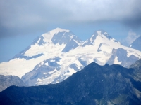 Il Trugberg (dx, 3.933 m) ed il Mönch (sx, 4.107 m)