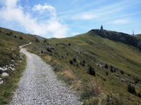 Il sentiero che dal Rifugio Almici conduce al Monte Guglielmo