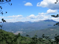 Panorama dal sentiero del Viandante: Forcola (sx), Monte Lema (dx), Monte Gradiccioli (retro dx)