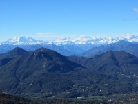Panorama dal Monte Piambello - L'arco alpino dal Monte Rosa (sx) al Massiccio del Mischabel ed il Trittico del Sempione (dx)