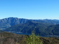 Panorama dal Monte Piambello - Il Monte San Giorgio in primo piano, sullo sfondo a sinistra il Monte  Generoso