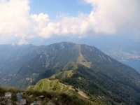 Sulla vetta del Monte Tamaro, panorama su Monte Gambarogno