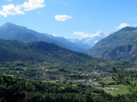Panorama su Introd - Sullo sfondo il Massiccio del Monte Bianco