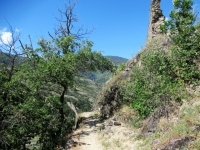 Sentiero che aggira i resti del Chatel-Argent