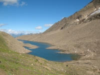 Lago alpino nei pressi del Passo del Corno