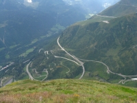 Strada del Gottardo e inizio della Val Bedrettoi dal Passo Scimfuss