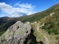 Sentiero che collega il Passo di San Lucio con l'Alpe Pietrarossa
