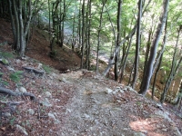 Il tratto difficile (a ridotta ciclabilità) di sentiero tra la Capanna Pairolo e la bocchetta di S. Bernardo