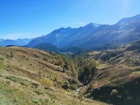 Discesa su sentiero dal Passo del San Bernardino - Panorama
