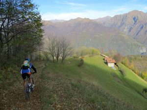 Discesa da San Calimero ai Piani di Nava