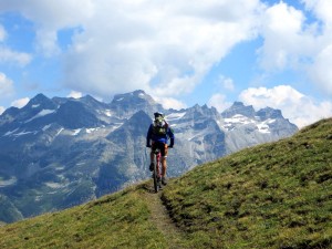 Discesa nella Saflischtal, vista sul Cervandone (Alpe Devero)