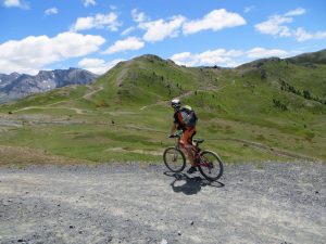 Salendo dal Colle Bercia in direzione del Col Saurel